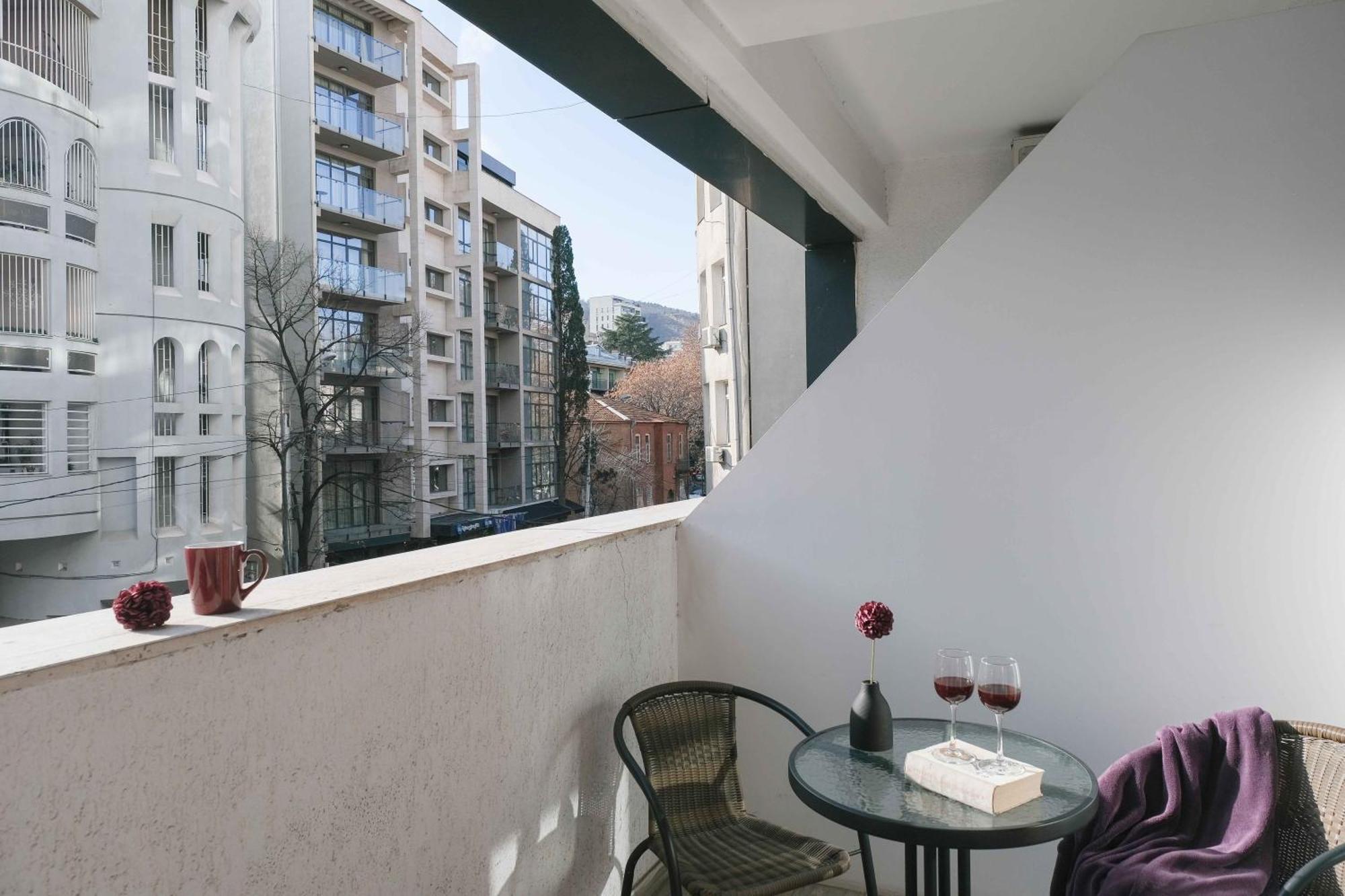 Hotel Round Garden Tbilisi Exterior foto